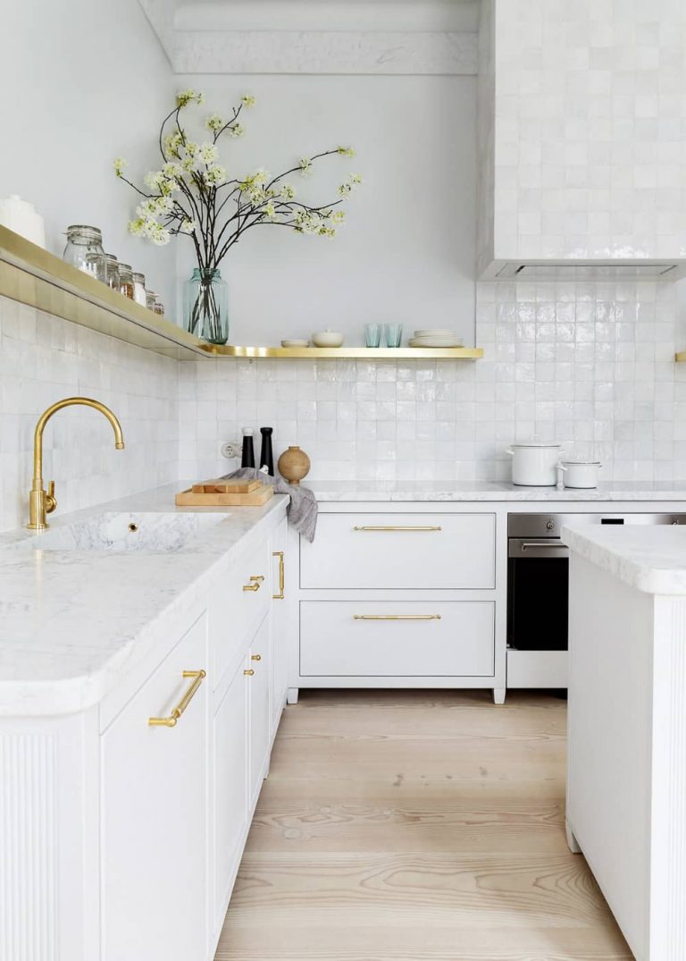 White Kitchen design